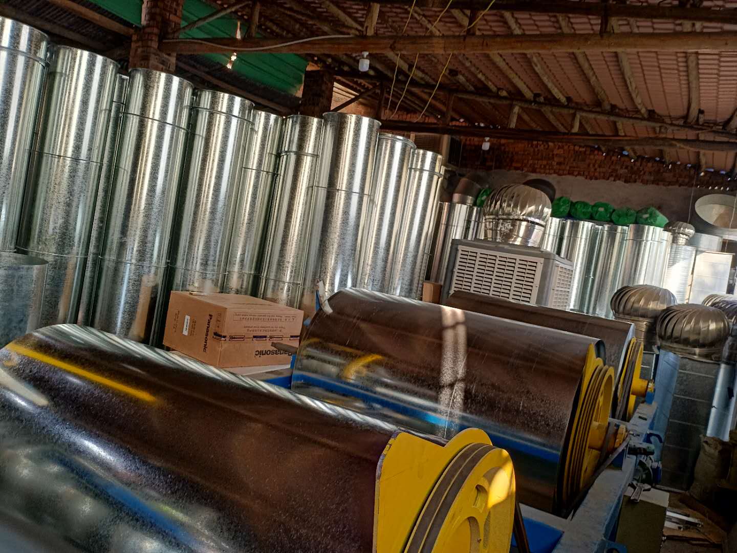 湖南省偉利翔機械通風設備有限公司,永州市生產(chǎn)安裝螺旋風管,共板風管,消防風管,銷售冷風機,負壓風機